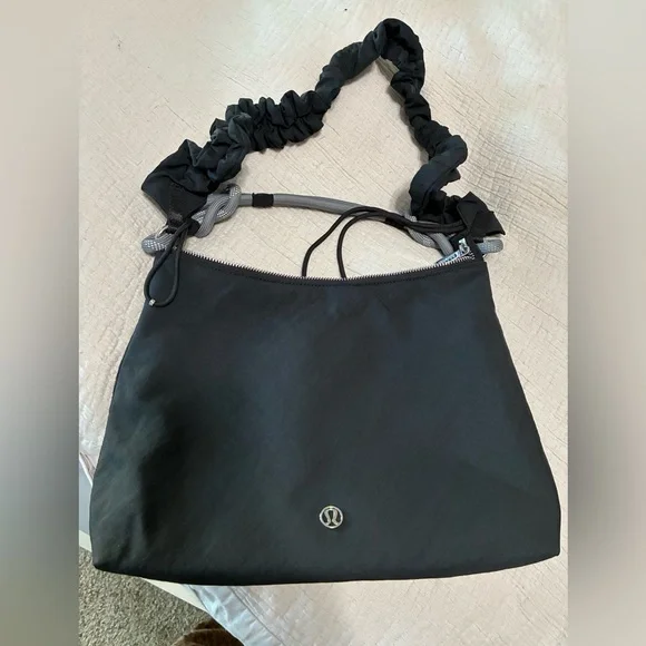 Lululemon Convertible Crossbody- Black - Picture 10 of 11